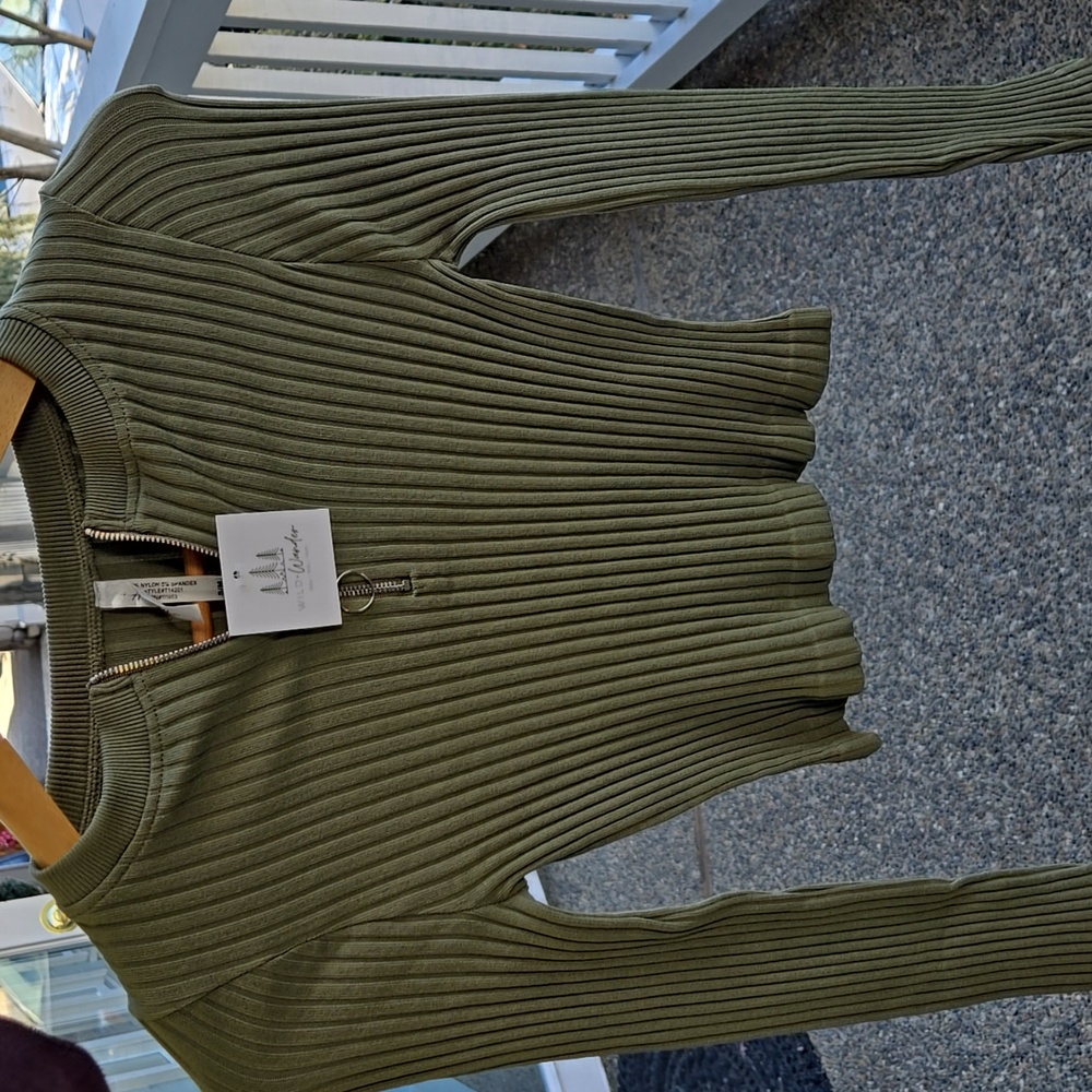 Active USA Ribbed Green Long Sleeve Top